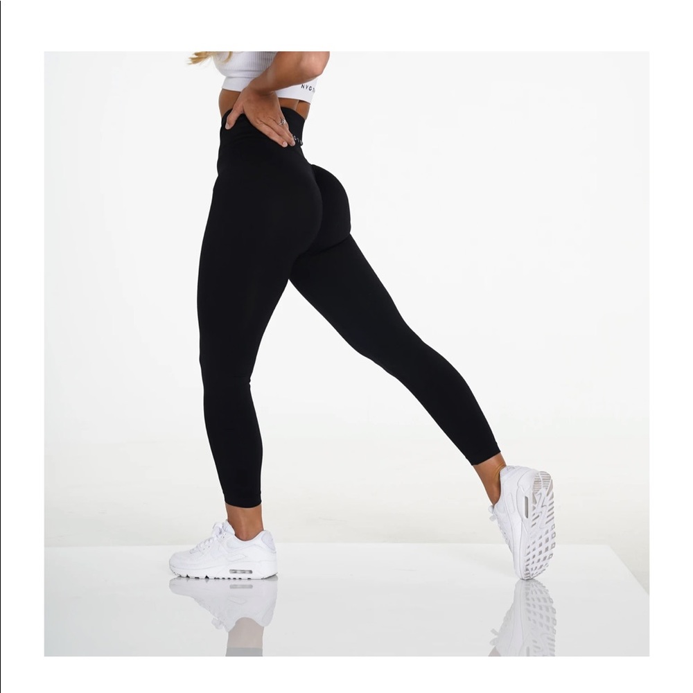 NWT: NVGTN Black solid seamless leggings